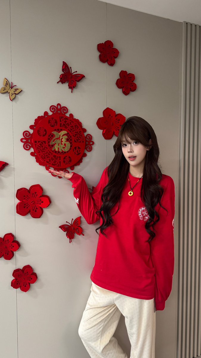 b7_gbn's tweet photo. 蛇年好運 新年快樂 https://t.co/aszmQ3kZLq