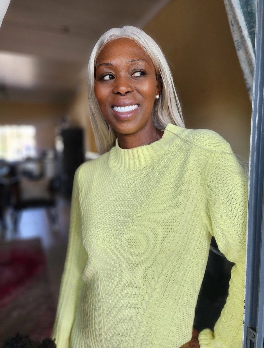 NonkosiT's tweet image. Her name is #BrendaNgxoli @Ngxoli 🥰🥰🥰