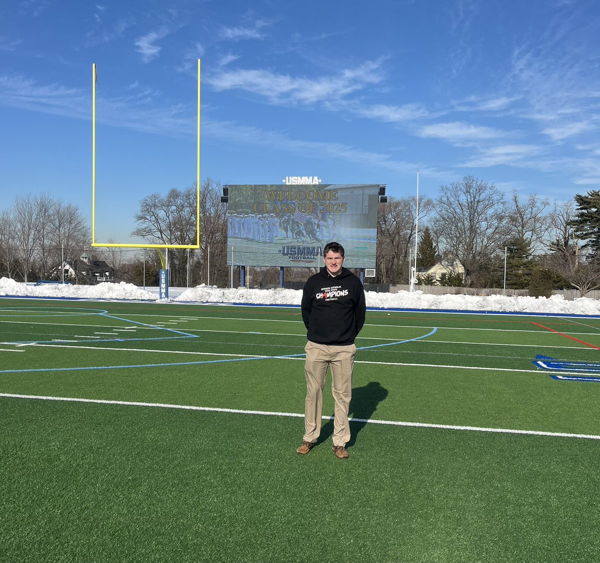 ejstoker5's tweet photo. Thank you to @CoachCroall @CoachKikel @coachbartelFB for inviting me on an overnight visit! I had a great time learning more about @USMMAFootball!! @bccoachvito @BergenCathFBall https://t.co/odD2Ey18v4