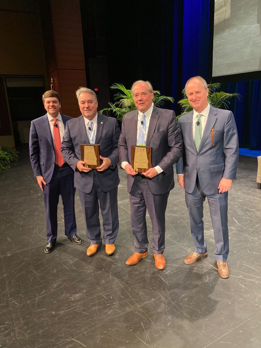 EDAAInfo's tweet photo. EDAA's distinguished legislative awards were presented last night to Senator Steve Livingston and Speaker of the House Nathaniel Ledbetter. Congratulations!
#EDAA #EDAAlabama #2025WinterConference https://t.co/I9gsY84sWM