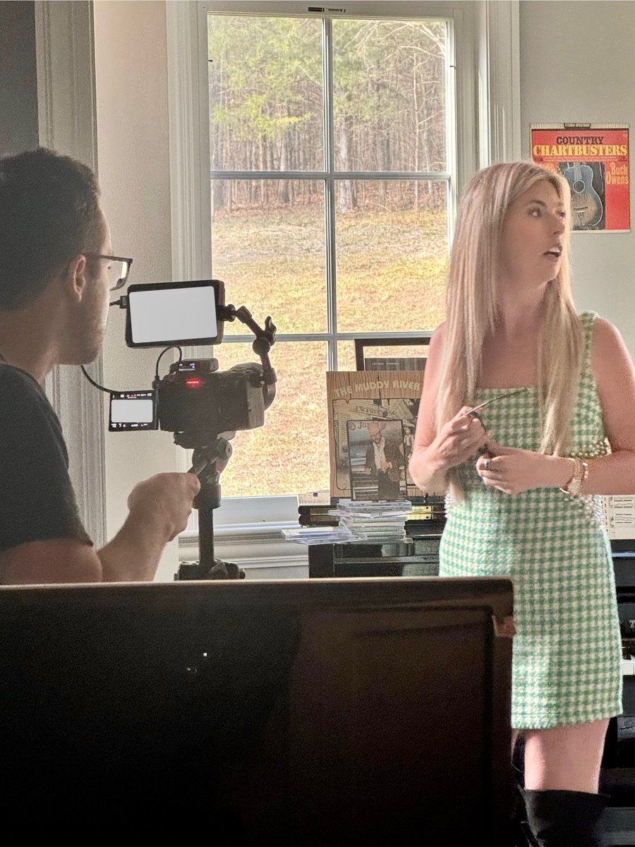 courtmwarner's tweet image. FLASHBACK 🚨
Stepping into another world on the set of my latest film. Vintage records, country charm, and a little mystery
—what do you think this scene is about?
Can't
wait to be back on set for another project next week!💕🙏🚀🎥🎊