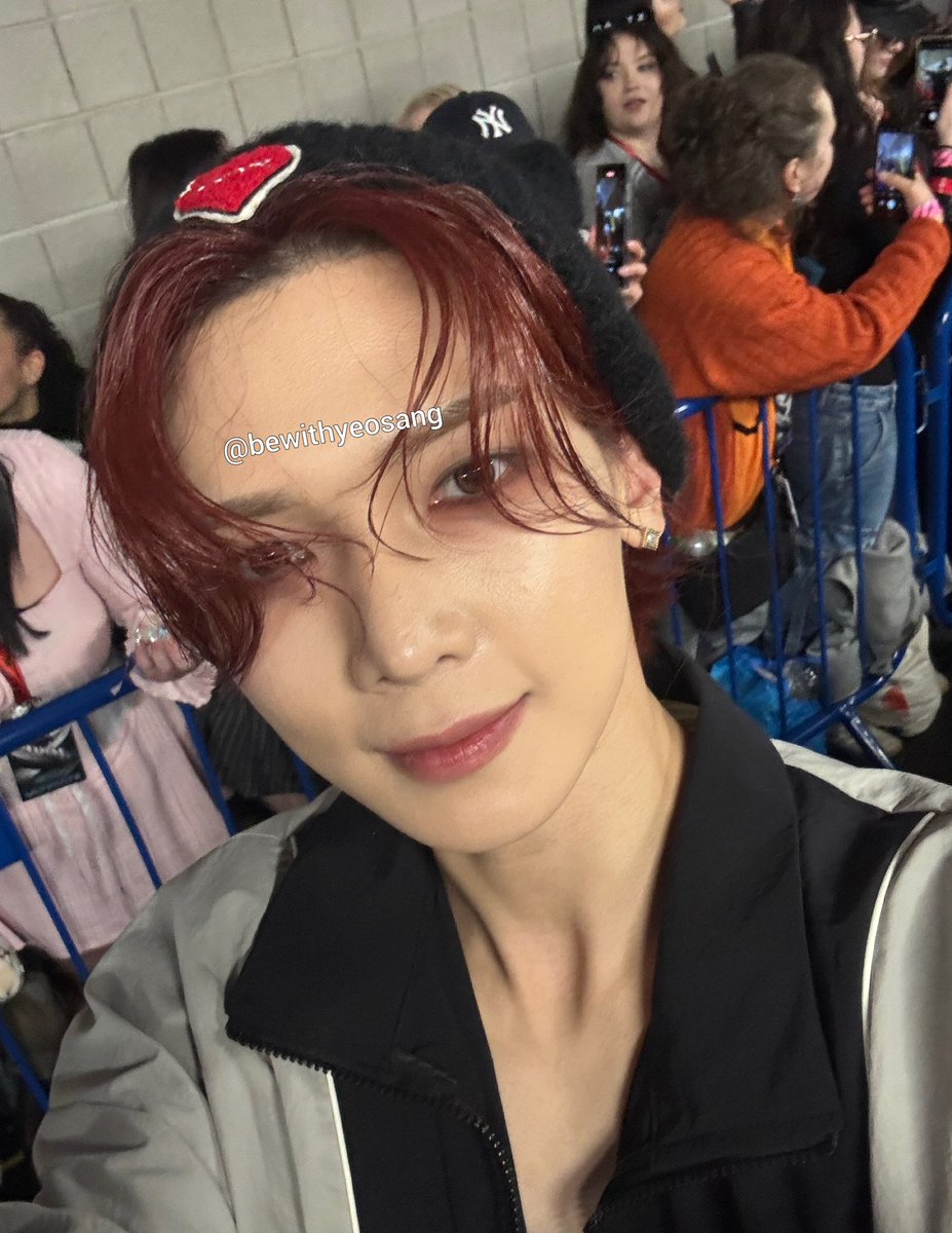 BeWithYeosang's tweet photo. still in such disbelief😭 despite the odds being against us and being the last row picked for send off, i managed to get everything that i wanted🥹 forever thankful🙏🏻 
#ATEEZinLondon #ateezsendoff https://t.co/H8mJptVLEE