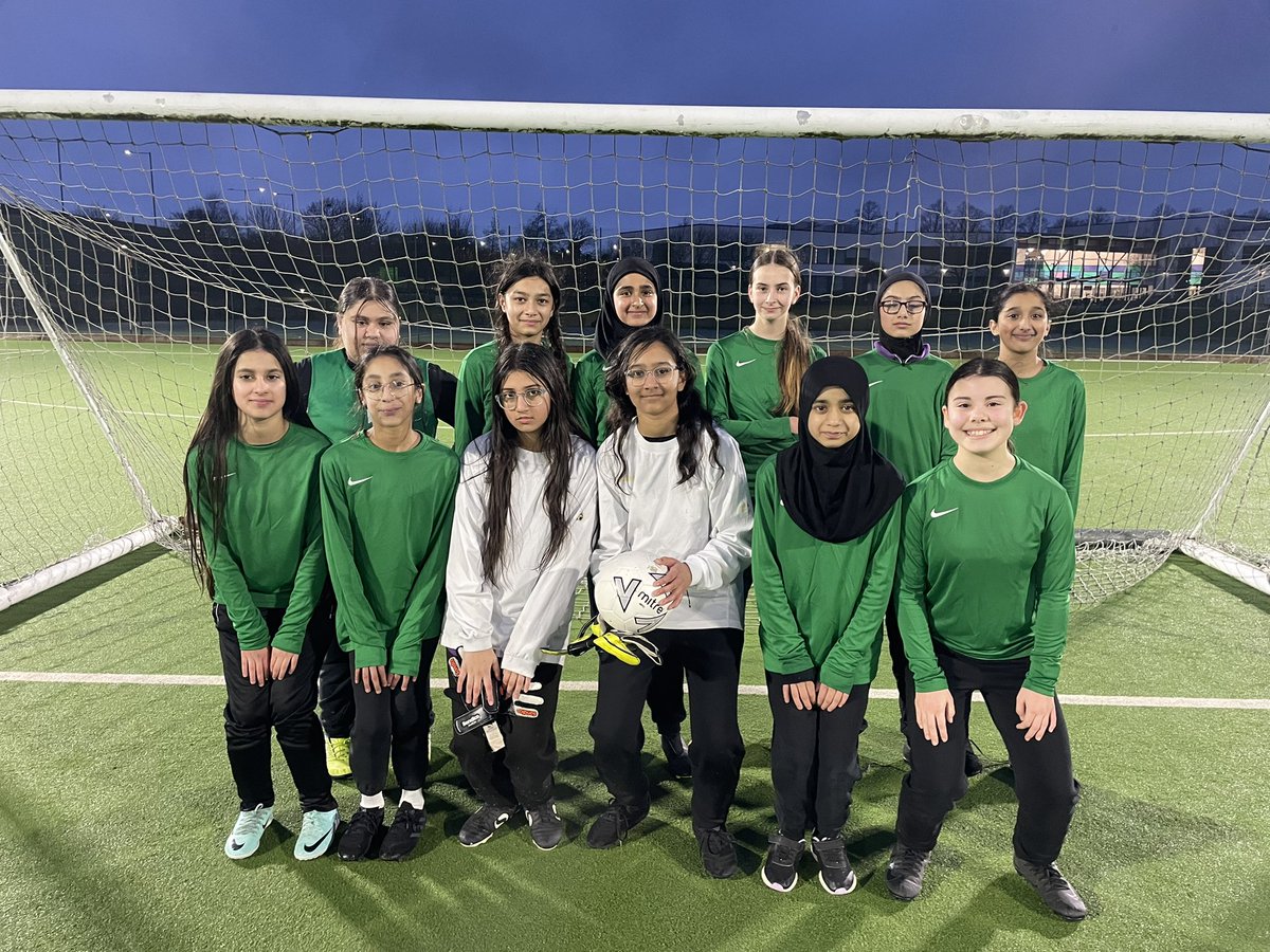 A thrilling end to end game today for our Year 8 Football team who managed to clinch the win against a strong <a href="/ChilternPe/">ChilternPE</a> ⚽️
Amazing levels of skill and goal scoring ability shown all round, and a huge well done to everyone despite the tricky weather conditions👏🏼🌧️