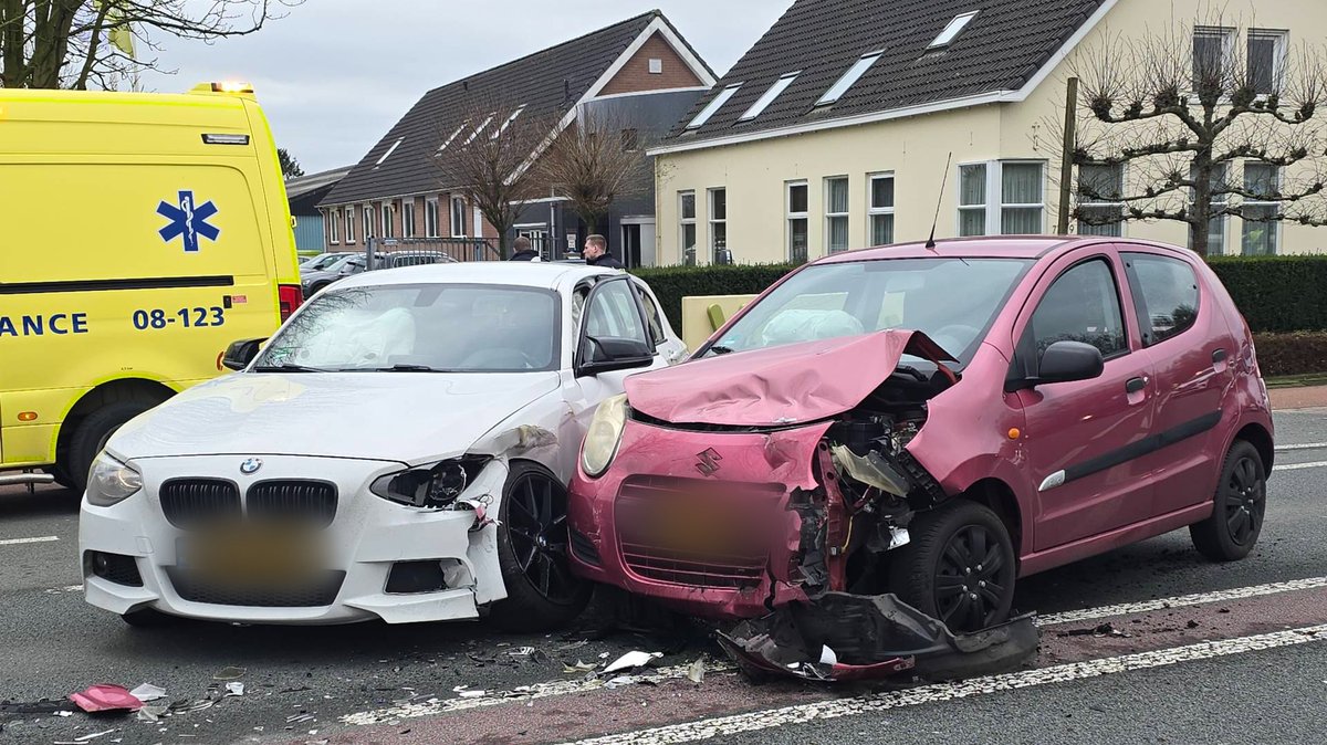 Aanrijding in Varsseveld met veel schade