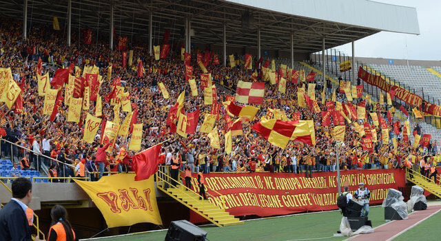 vuy1925's tweet image. Ünlü bir Göztepe'li şairin de dediği gibi;

 "Elbet bir sabah okunacak ismimiz minareden sela, yare çok yalan söyledik affetsin Allah, kimseyi sevmedik ki biz GözGöz'den başka, aşk diyarında."