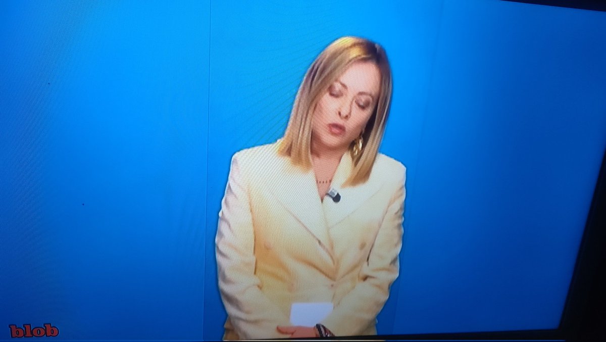 unoenessunoe's tweet photo. Un avviso di garanzia per la Libera del cittadino #Elmasry ... Un cittadino un po' criminale #blob https://t.co/WHSzk7EZLd