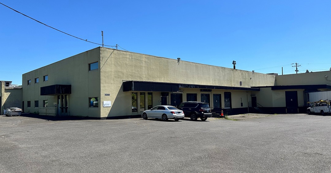 Congratulations to Greg Nesting on brokering the $2.3M sale of a ± 75,000 SF industrial manufacturing/storage facility located along the Columbia Corridor in Portland, OR. 

Read more here: ow.ly/e7Wl50UOFj2

#CRE #TCNSuccessStories #Portland