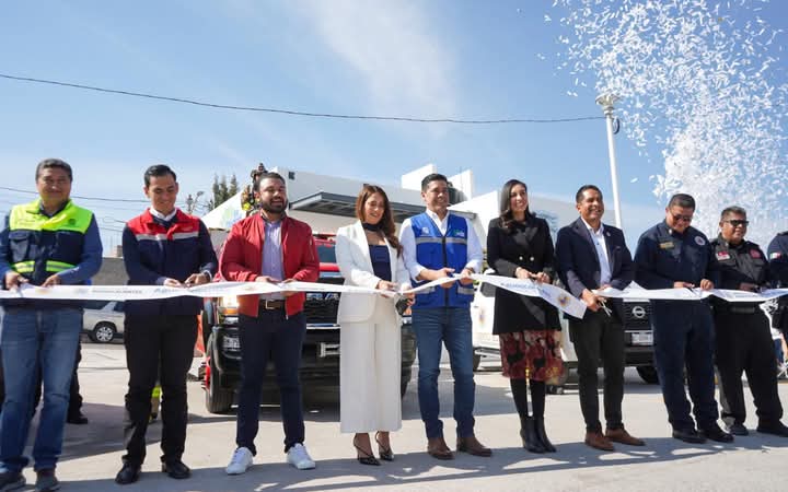 NUEVA SUB-ESTACIÓN DE EMERGENCIA DE BOMBEROS MUNICIPALES 🚒🔥

Hoy entregamos la nueva Subestación de Bomberos y Protección Civil Municipal en 📍Villas de Nuestra Señora de la Asunción, un espacio equipado para atender emergencias de manera más rápida y eficiente. 🚑👩‍🚒👨‍🚒