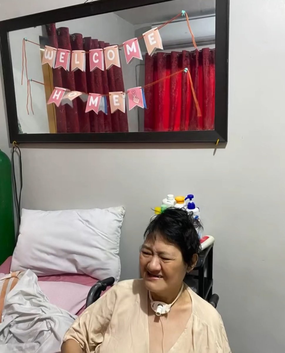 Pinksonic08's tweet photo. Thank you to everyone for helping us😭🫶🏼 I love you all 🫶🏼 
My mind was at ease now because my mom finally was home. 
But still need help for my mom's life support. 
#commissionopen
#MutualAidBoost 

https://t.co/jSjFaJf4oW
https://t.co/4i8BJGfhic https://t.co/sXGppCImYw