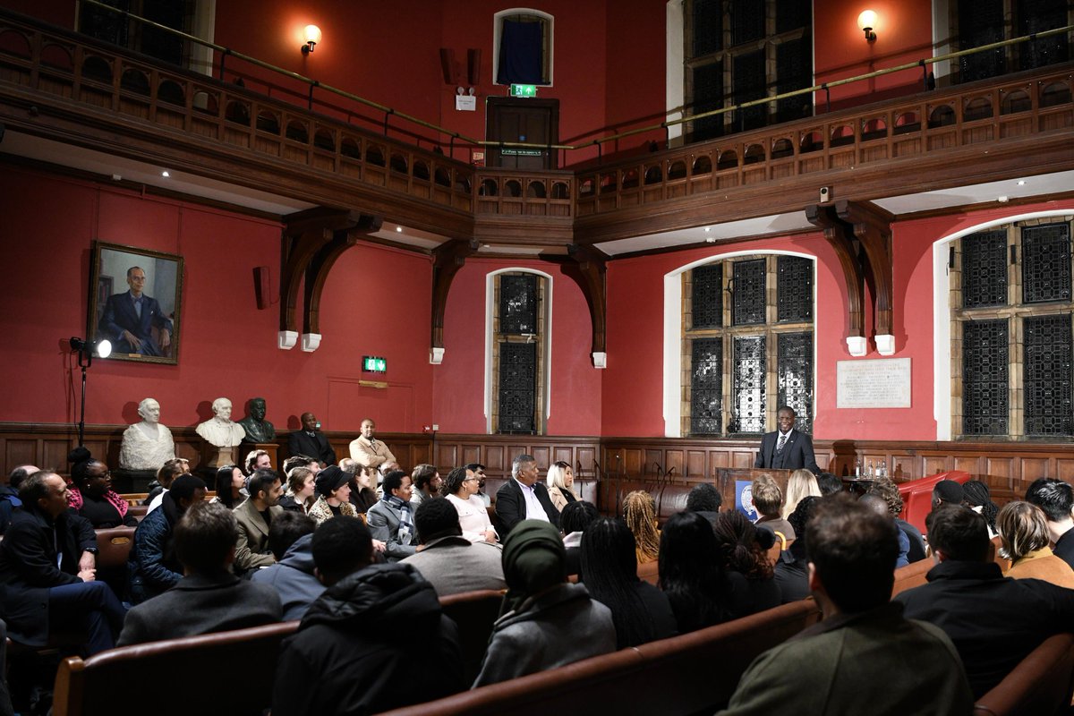 DIRCO_ZA's tweet photo. "Despite its imperfections, the international court remains our refuge and hope that no nation can violate the universal principles of territorial integrity, sovereignty, and the right to self-determination." ~ Minister Ronald Lamola 

#SAInUK🇿🇦🇬🇧 
#OxfordUnionDebate https://t.co/IAKVw4X6K0