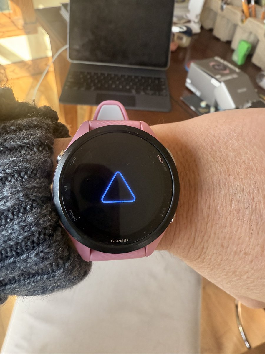 run_claire's tweet photo. Poor Garmin must have rec’d hundreds of messages today! Pop ups on top AND bottom of the app to make sure people see it 😂😂😂
I was so excited to be invited to Squid Games but turns out it’s a GPS disfunction 😂
#garmin #bluetriangle https://t.co/Mp8tseSV7d