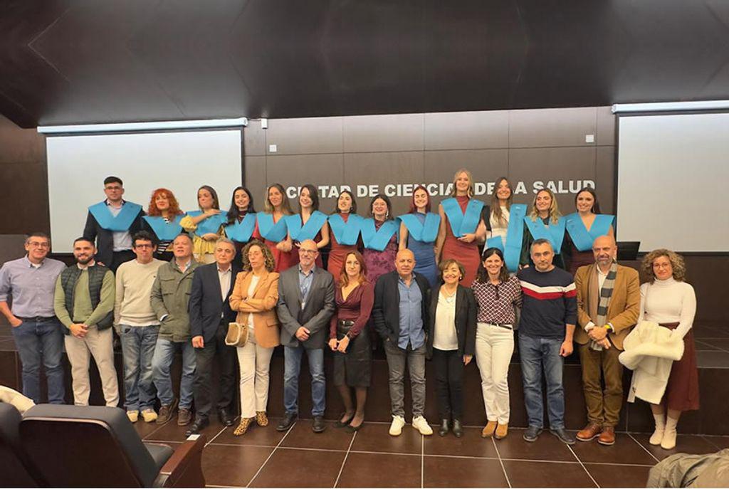 Enfermeria Cuidados Críticos UMA (@enfcriticosuma) on Twitter photo Graduación de II Promoc. Máster de Enfermería de Cuidados Críticos del Adulto y Pediátricos de la Facultad de Ciencias de la Salud <a href="/CCSaludUMA/">Facultad Ciencias de la Salud</a> de la UMA <a href="/InfoUMA/">Universidad de Málaga</a>. Tras un curso exigente...la
meta. Gracias por vuestro compromiso; seguro que vuestros pacientes os loa agradecerán Graduación de II Promoc. Máster de Enfermería de Cuidados Críticos del Adulto y Pediátricos de la Facultad de Ciencias de la Salud <a href="/CCSaludUMA/">Facultad Ciencias de la Salud</a> de la UMA <a href="/InfoUMA/">Universidad de Málaga</a>. Tras un curso exigente...la
meta. Gracias por vuestro compromiso; seguro que vuestros pacientes os loa agradecerán