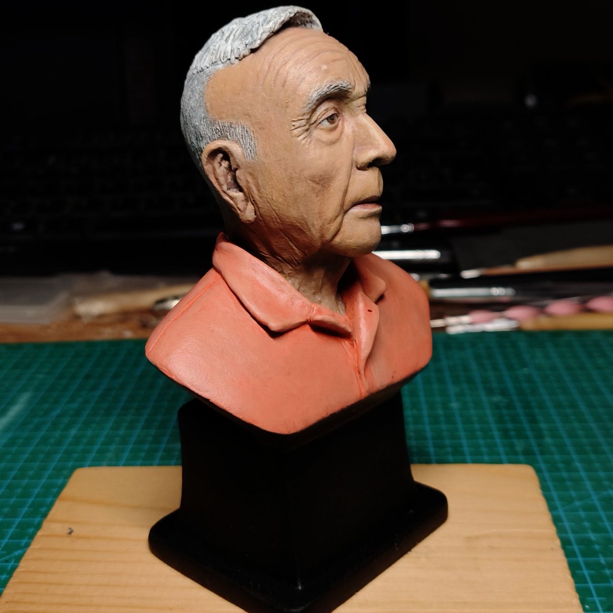 TiberoSM's tweet photo. Manolo finalmente finalizado.
Ahora sin brillos gracias a @elena.perezcr por la recomendación del barniz de @montana_colors

#art #artist #artwork #sculpture #polymerclayart #polymerclayartist #polymerartist #polymerart #handmade #supersculpey #bust #supersculpey #montanacolors https://t.co/aAv33i43tT