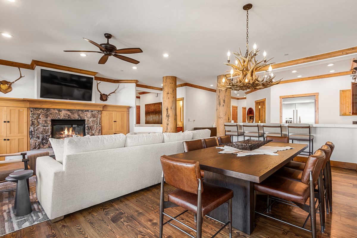 If you like:

• Ski-In/Ski-Out access
• Mountain View's
• Newly renovated spaces
• Village-center accommodations and walking to shops/restaurants
• On-site amenities like a movie theater, fitness center, and year-round heated pool &amp; hot tub access
• Ski storage in your home