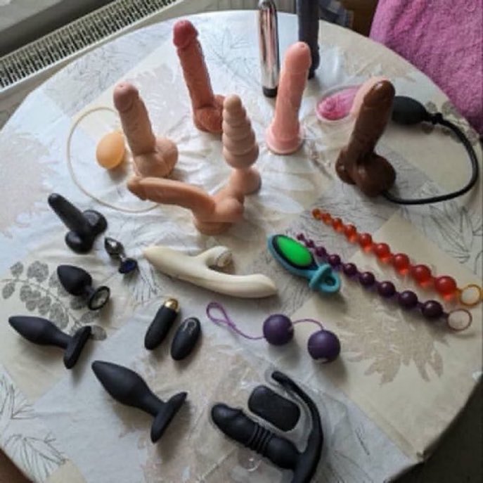 hormonesforeve1's tweet photo. ⚠️! Warning !⚠️ 
By interacting with this post you are giving consent for me to do evil things to you~ I can invade your DM and humiliate you, hypnotise you into being my pet, make you give me your savings...

I recommend that you don't take this risk~ 😈😈 https://t.co/QPi3fsqzDQ