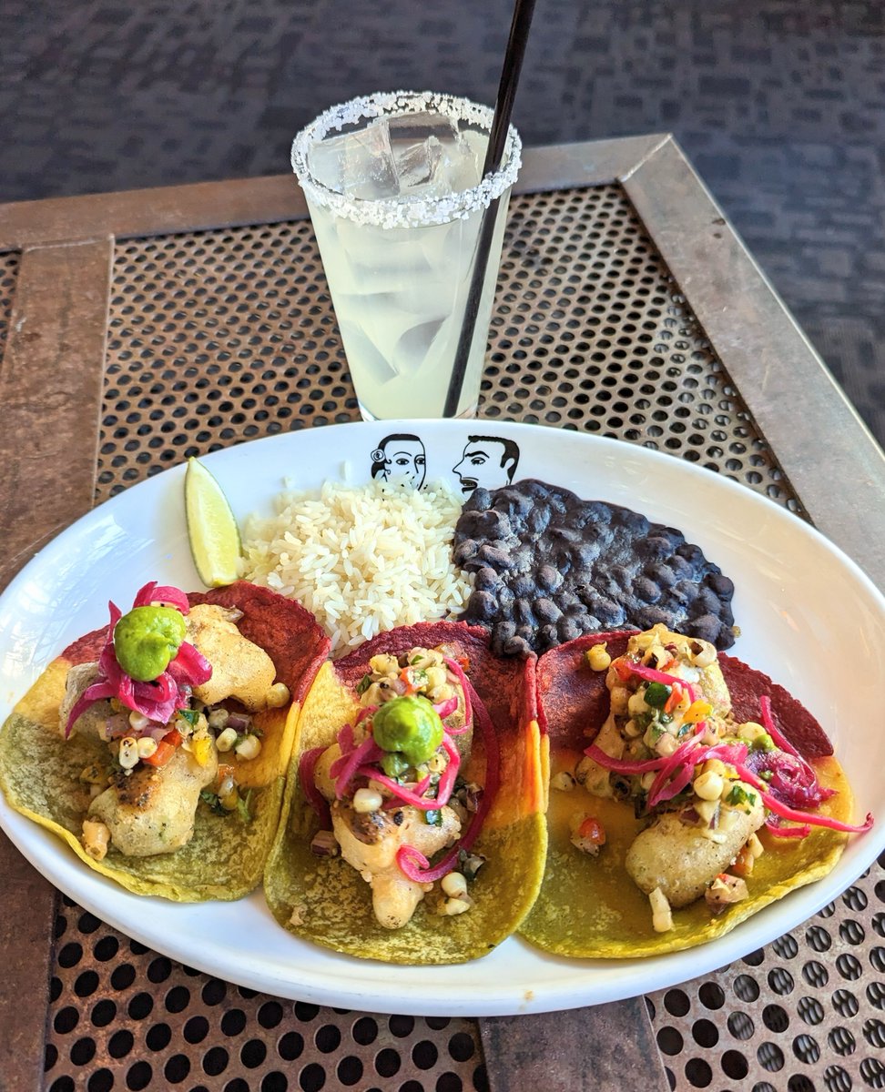 Your new favorite #Vegan Tacos! 🌮🌮🌮

CRISPY DIABLO CAULIFLOWER TACOS // tri color handmade tortilla, rainbow cauliflower, diablo salsa, pickled onions, radish, roasted corn

#BorderGrill #mandalaybay #mexicanfood #vegantacos #veganmexican #vegasvegan #vegasvegans