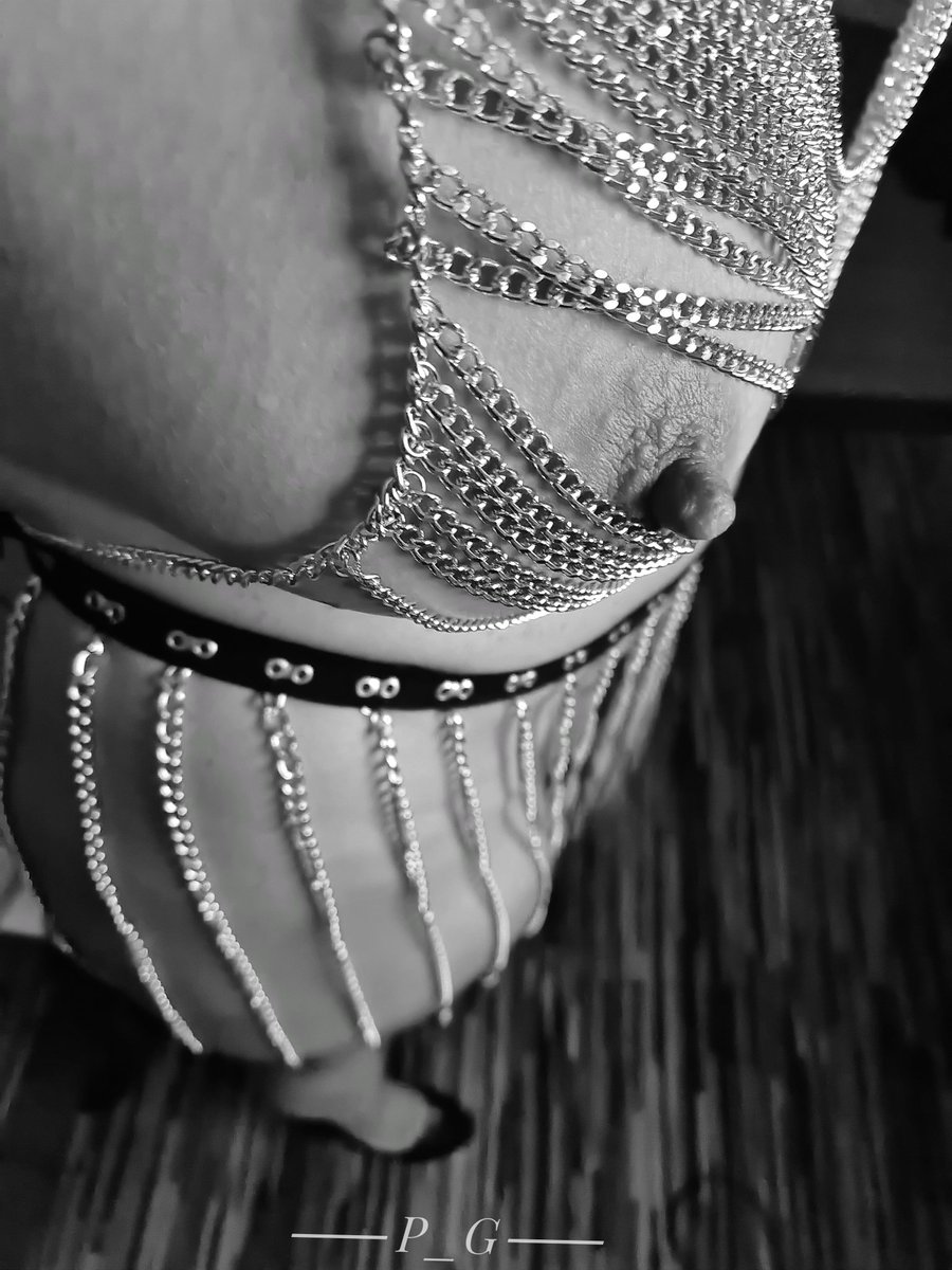 SparklingNipple's tweet image. #tittietuesday.
Dez 2 setjes zijn prima samen te voegen...
Heerlijk luchtig hoor dagje club of iets.
Wil jij ook zo rond paraderen?
Dm dan!
#bodychain
#sexy
#erotisch
#