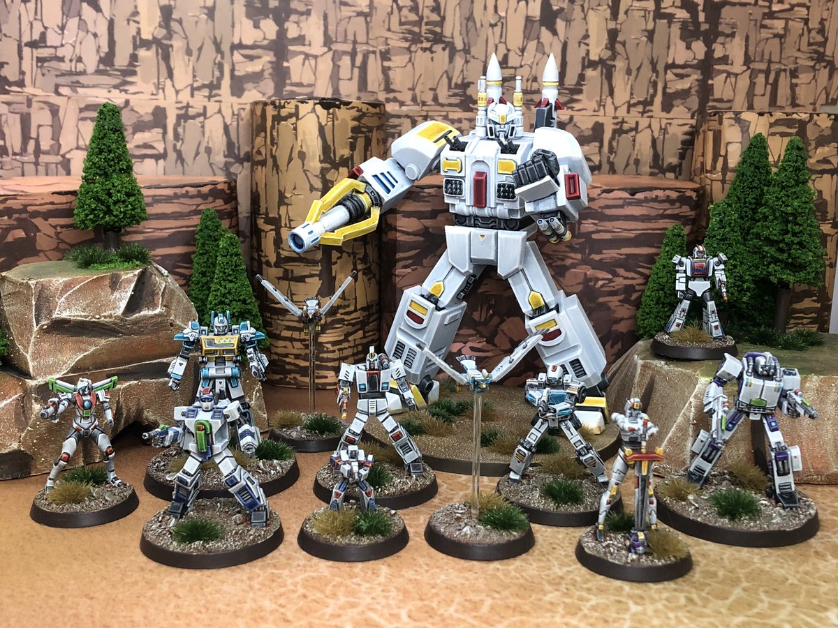 TGMiniatures's tweet photo. BotWar Miniature Game!  White Knights are returning soon!  With the new Gardanon Stronghold titan robot. https://t.co/Fam240oYIK