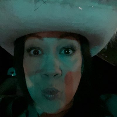 laurel_lee's tweet photo. #NewProfilePic https://t.co/50NIlTBHPx