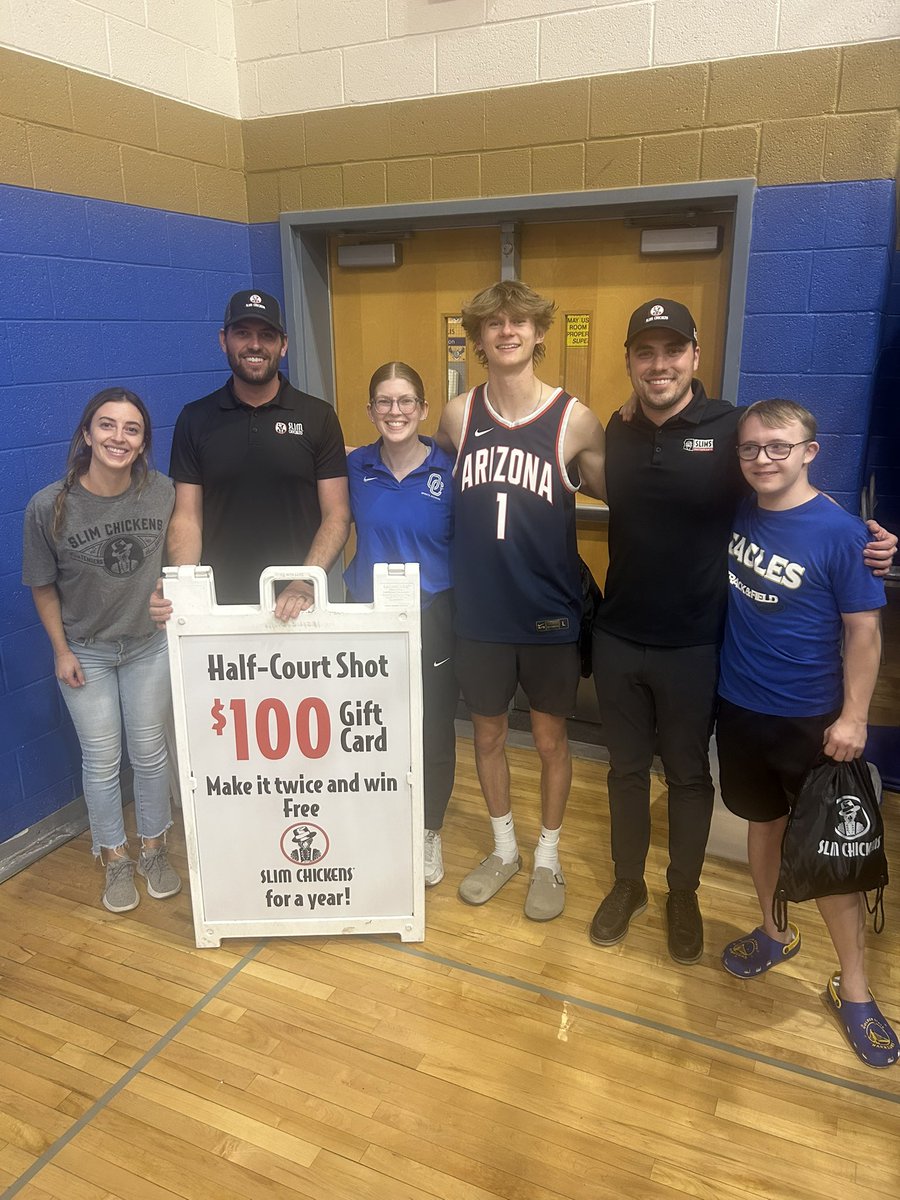 O'Connor Athletics (@sdoathletics) on Twitter photo Spiritline Senior Night, a packed house, and Slim Chickens! #EagleNation <a href="/DVUSD/">Deer Valley Unified School District</a> <a href="/DrFinchDVUSD/">Curt Finch, PhD</a> <a href="/DvusdA/">DVUSDAthletics</a> <a href="/AdminLeadServe/">Administrative Leadership & Services</a> <a href="/slimchickens/">Slim Chickens</a> Spiritline Senior Night, a packed house, and Slim Chickens! #EagleNation <a href="/DVUSD/">Deer Valley Unified School District</a> <a href="/DrFinchDVUSD/">Curt Finch, PhD</a> <a href="/DvusdA/">DVUSDAthletics</a> <a href="/AdminLeadServe/">Administrative Leadership & Services</a> <a href="/slimchickens/">Slim Chickens</a>