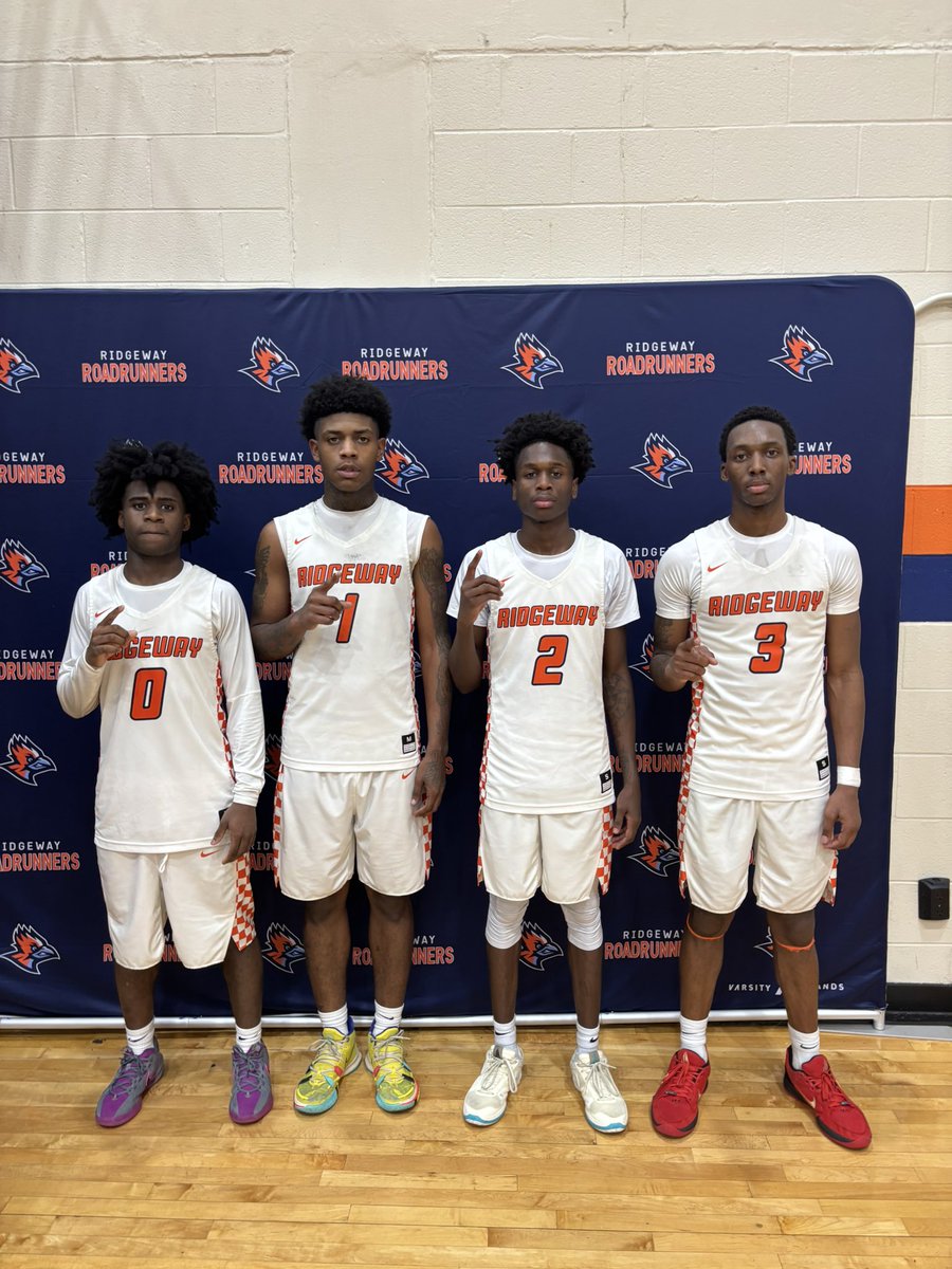 memphishoopers's tweet photo. @MSCIAAfever Tuesday Night Action: Ridgeway in triple OT defeats Kirby 76-75. Senior Marjarvis Chandler leading scorer with 30 points, jr Kyan Mitchell 17 points in the cause. @johnvarlas @memphispreps @Leontaylor1983 @ColinzCody @MaxPreps @929espn https://t.co/oAD4GpSEsG
