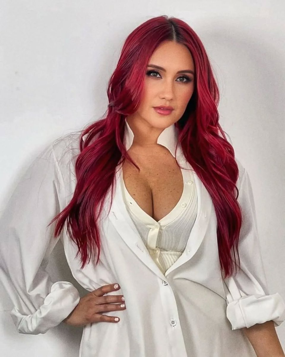 DulceMariaPTeam's tweet photo. ♥️♥️ Ella es tan hermosa 🔥🌹👑🫶 #DulceMaria @DulceMaria
.
#NewsPost #DulceMaria #Perú #Instagram #DulceMariaWorldPeru #TeamDulceMPeru https://t.co/twBQRMzFhm