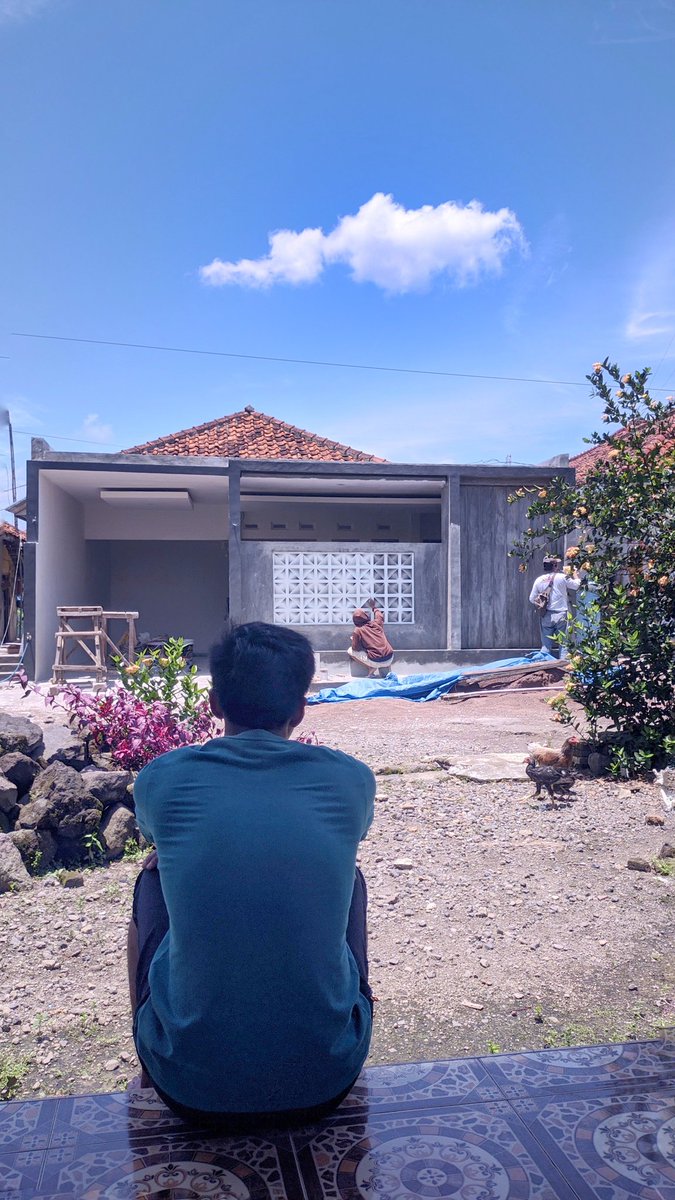 NugieNP's tweet photo. Sedang aku usahakan rumah kita itu 😇

27.11.24 https://t.co/p7a3KOzK3K