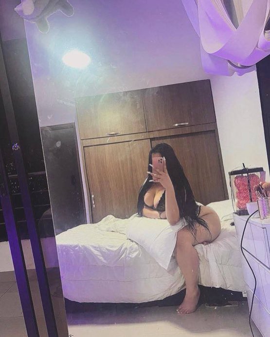 sofiofi_1's tweet photo. #chathot Quiero mucha verga🙊🎀 https://t.co/TIQCxUvL1s