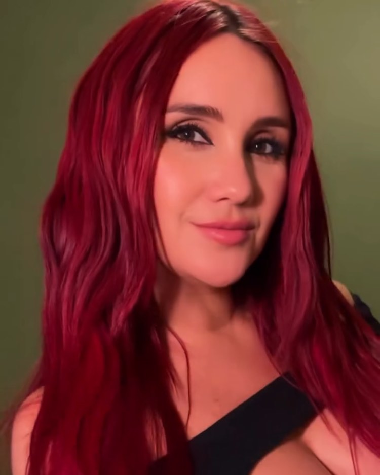 DulceMariaPTeam's tweet photo. 🖤🖤 Que todo ese brillo nunca se apague en ti 🫶👑🔥🌹🖤 #DulceMaria @DulceMaria
.
#NewsPost #DulceMaria #Perú #Instagram #DulceMariaWorldPeru #TeamDulceMPeru https://t.co/k9ZqjQWndr
