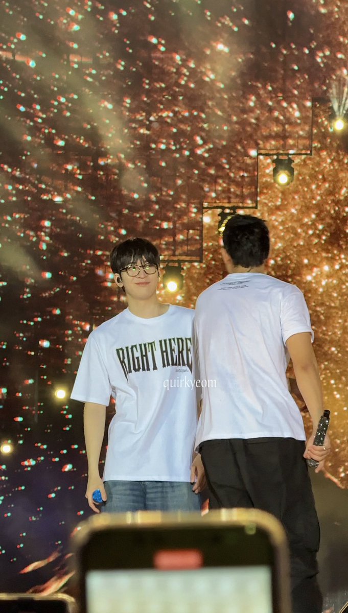 quirkyeom's tweet photo. in love yern siya 🤭 https://t.co/PZw0k92gvU