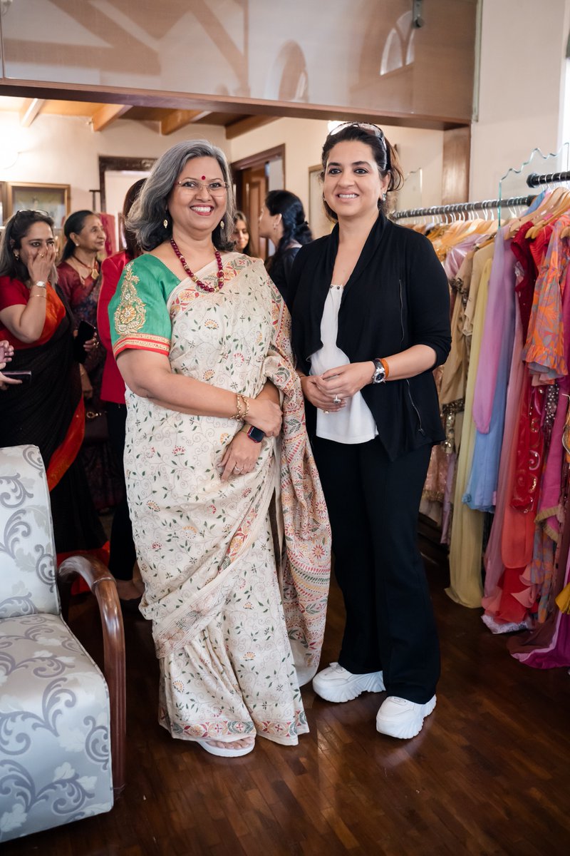jyotirai29's tweet photo. We hosted an event with symbol of #selfempowerment a versatile leader @ShainaNC an evening of elegance , #IndianTradition & unforgettable connections.A huge thank you to #ShainaNC for hosting & inspiring all of us. #DesiDhaakad #EtherWire #WomenInLeadership @Sarit64 https://t.co/m63uCfzgWI