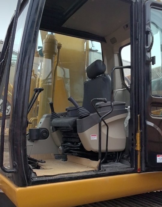 Jizzlewantandu's tweet image. Kindly Repost 

320CL EXCAVATOR 
CATER PILLAR 
AVAILABLE IN DAR 
4300 HOURS 
BADO IPO BANDARINI WIKI HII INAINGIA YARD 
PRICE IS 200M TSH 
CALL: 0768832035