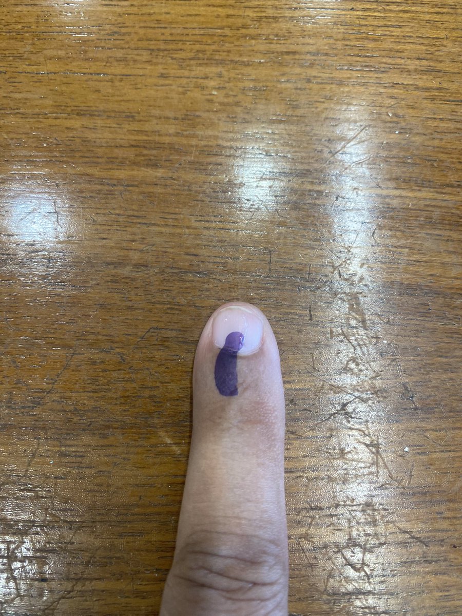blsanthosh's tweet photo. Bahaana nahi Badlav chahiye 
बहाना नहीं बदलाव चाहिए 

Exercised my Democratic duty in Delhi Assembly Elections . Request every one to vote during first half of the day itself . https://t.co/h9m46PMKqz