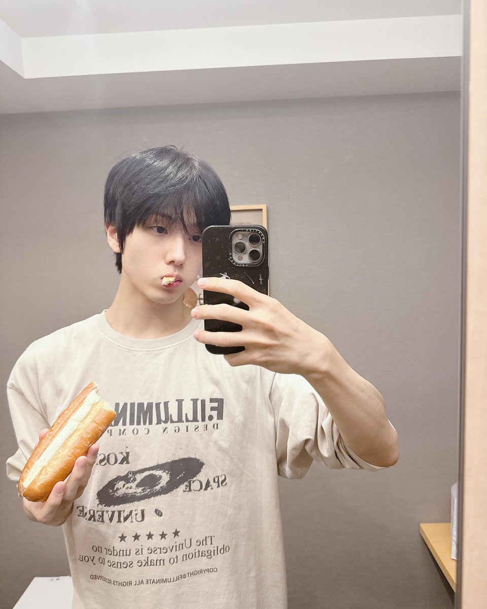 esungvol's tweet photo. ❤️HAPPY JSDAY❤️

지성이 생일 기념으로 
RT 추첨을 통해 손민수 티셔츠를 드립니다👕

- 국내 배송지 한정
- 지성 버블 205일 이상
- 당발 2/10

#우리의_띵_지성아_생일축하해
#23StarsForJisung