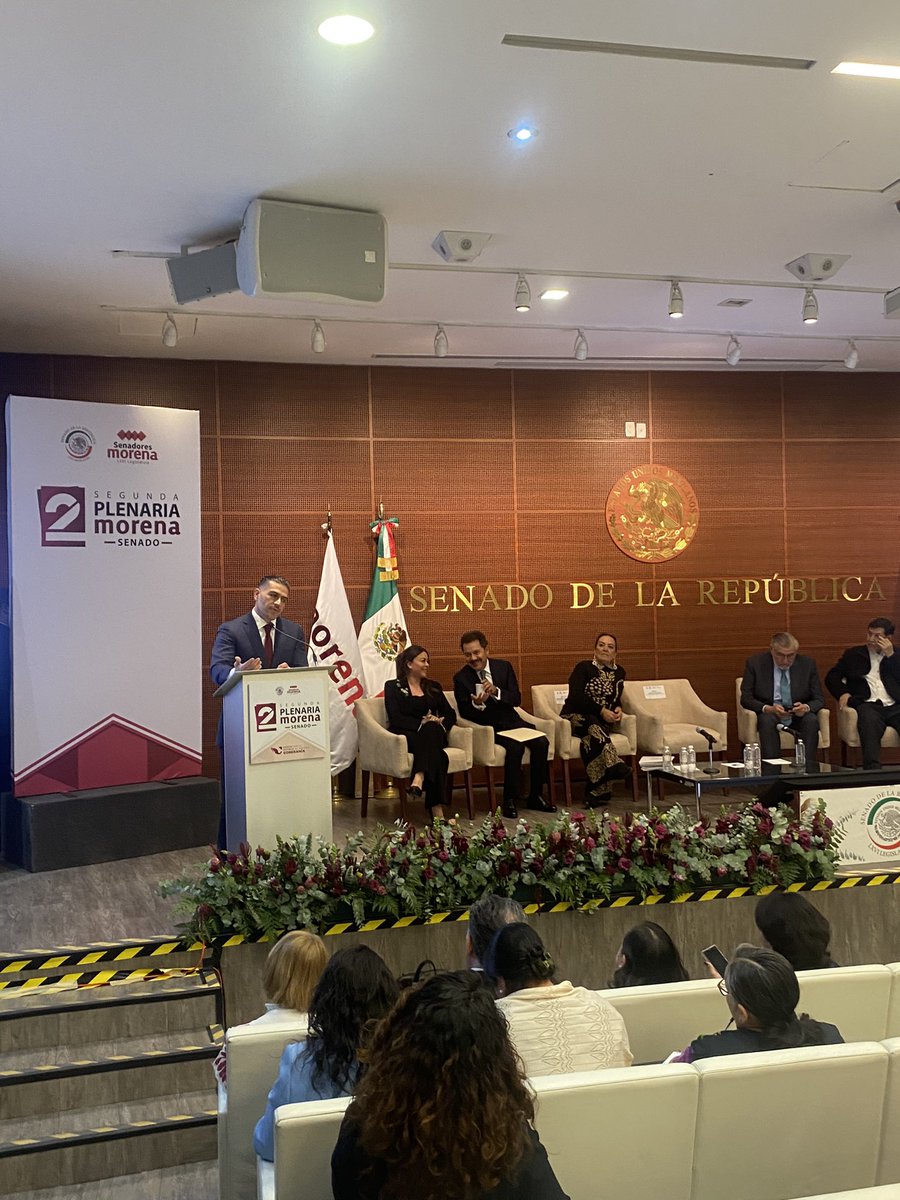 Esta mañana desde el <a href="/senadomexicano/">Senado de México</a>