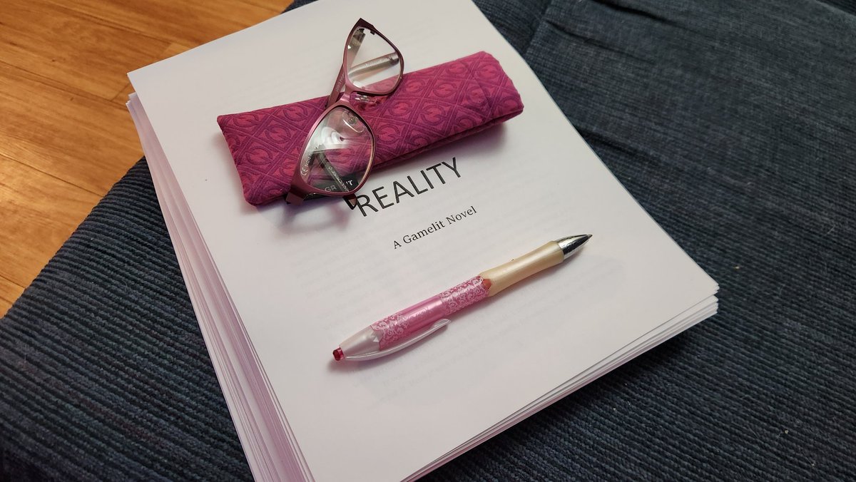 bibrary's tweet image. Sorry for hiding most of the title and the author, but there are 198 pages I'm reading this week that I guarantee you're not. 😁

#amediting #editing #gamelit #lovemyjob