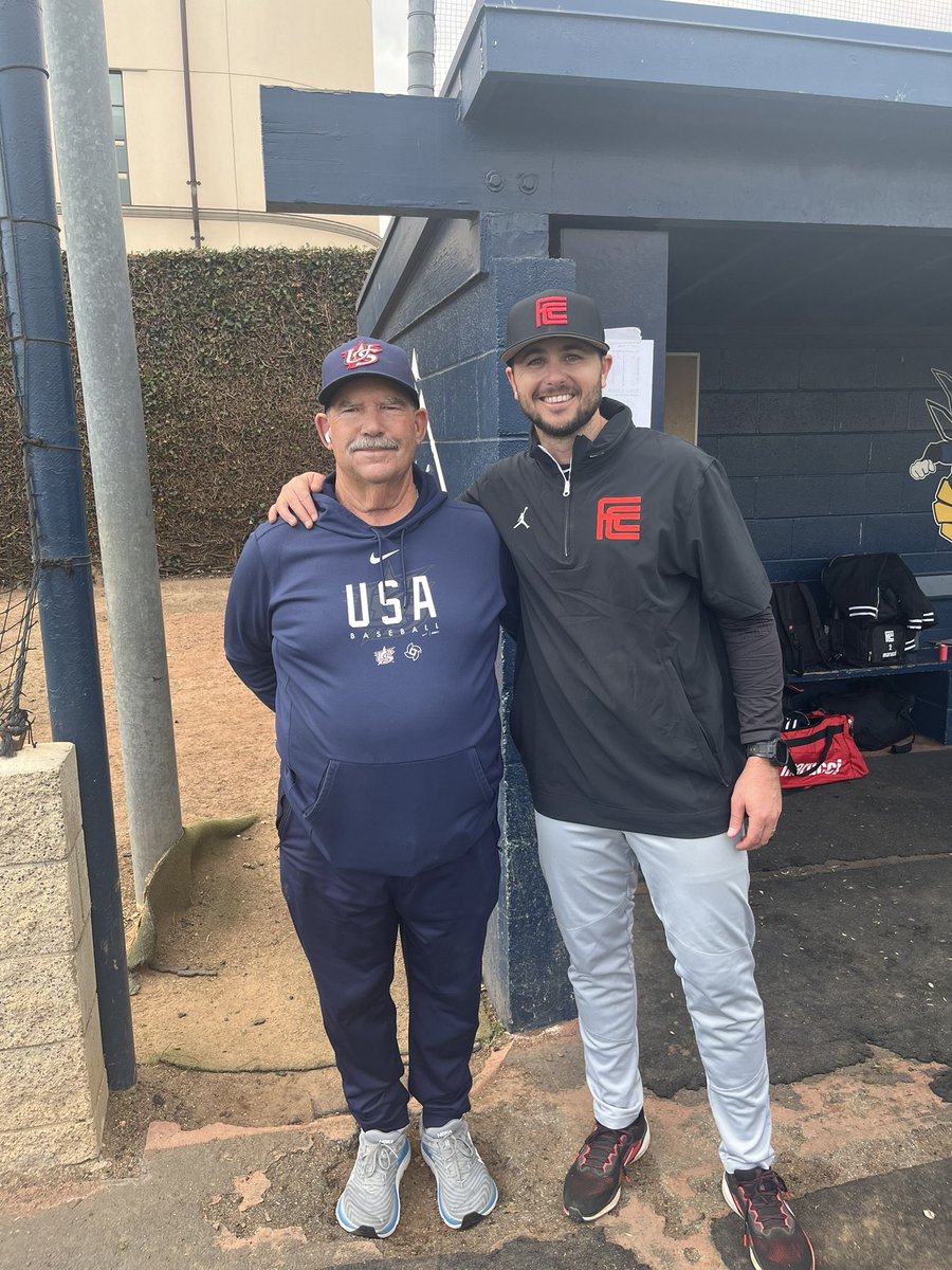 Game didn’t go our way but always a great day when I get to see Coach Horton. Wouldn’t be where I am today without this man. Love you coach! #Legend