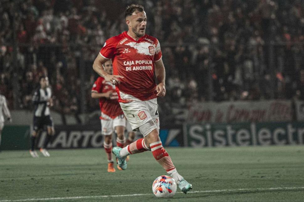 EnzoCorbalan7's tweet photo. Golazo, meada, silencio. NICOLAS SANSOTRE https://t.co/dU869Y6Lj7