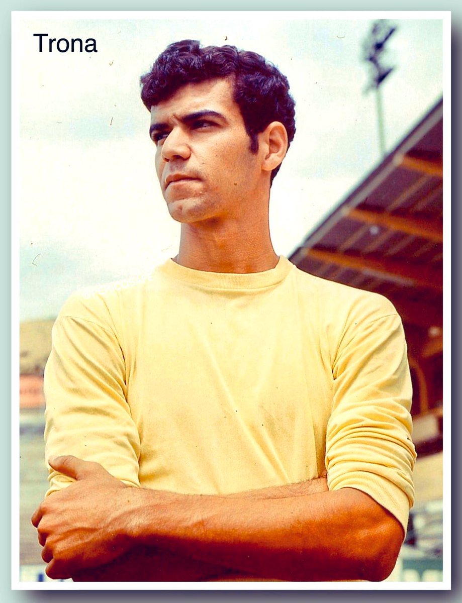 PERICOSAFE's tweet photo. #MemoriaUDLP
Hoy celebra su cumpleaños Felipe Antonio Ojeda del Rosario "TRONA" (05/02/1949). Jugó una década en el primer equipo de la @UDLP_Oficial (1968-1978), con dos cesiones al Alavés y al Depor. Es el actual vicepresidente de la Asociación de @ExjugadoresUDLP. … ➡️ https://t.co/ZUUsMGjzP4