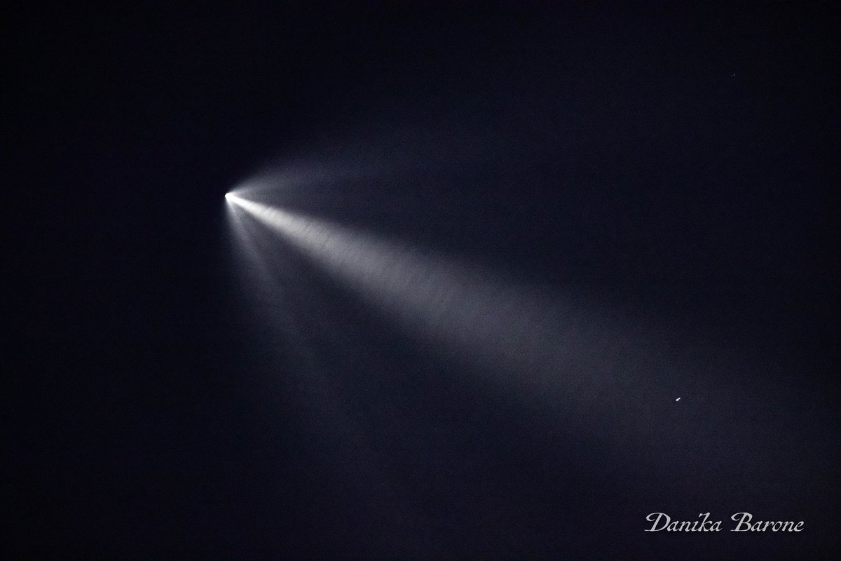 DanikaMedia's tweet photo. @SpaceX Falcon 9 Kennedy Space Center Launch View from Virginia https://t.co/ELSUxD1Hxq