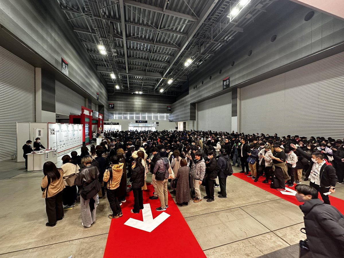おはようございます
宿フェスいよいよスタートします！
多くの人が並ばれています!!
会場内では走らないようにしてくださいねm(_ _)m
#宿フェス2025 
#温泉むすめ 
#温泉むすめ連絡協議会