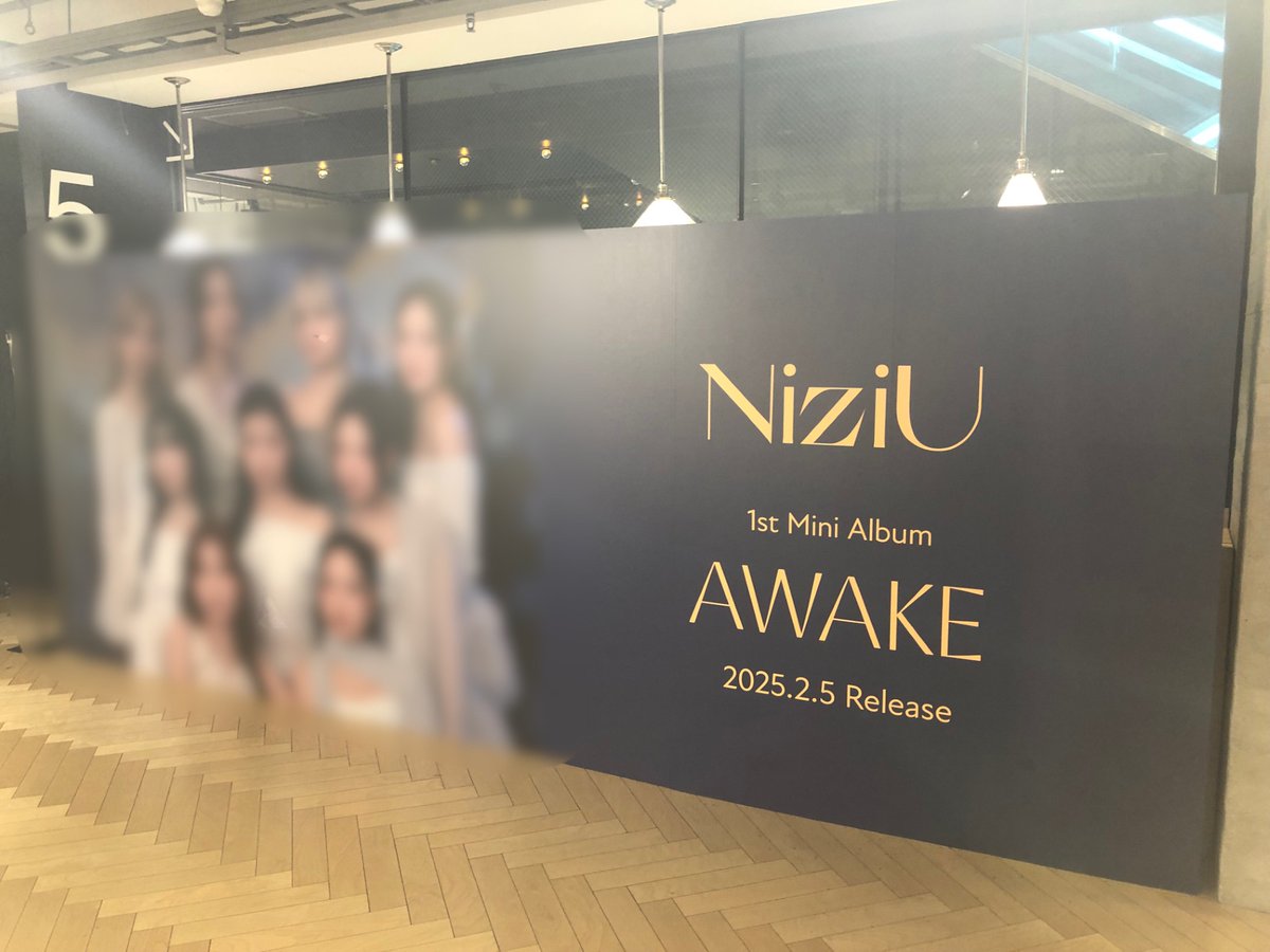 【momo*】NiziU CD引換券 HMV渋谷店受取 NiziU 3rd Album『New Emotion』リリース記念｜HMV店舗レポート|