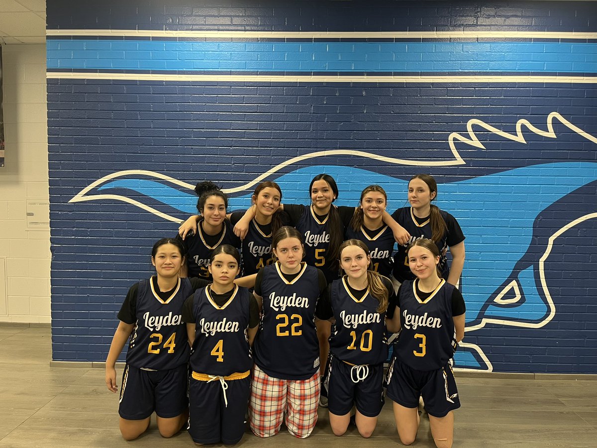 Conference champs! Freshmen clinch conference for the first time in a long time? (Maybe ever?) 22-3 overall, 9-0 in conference. Great job lady 🦅 ‘s the future is bright!
#leydenpride