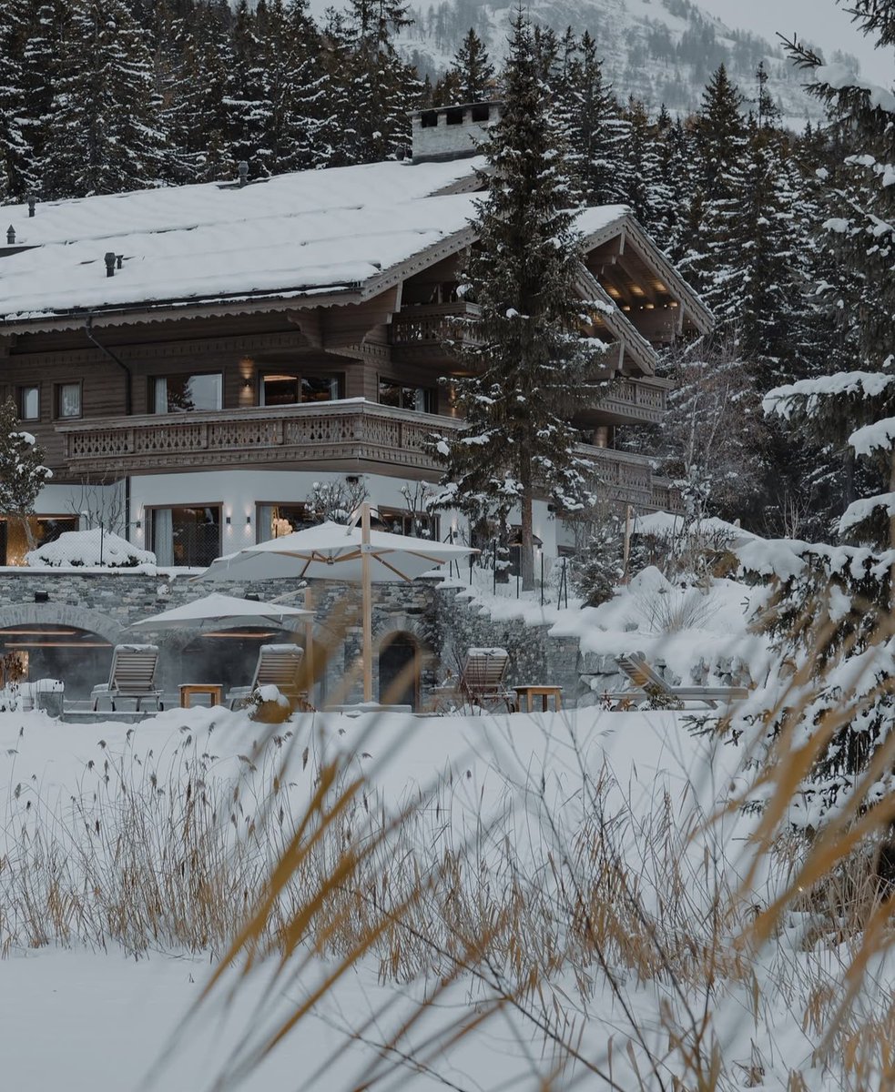 ttpdxb's tweet photo. At Ultima Crans-Montana, your every moment is infused with Alpine elegance, from mornings on the slopes to evenings in utter serenity. The perfect escape, all season long. Switzerland 
#ultimacollection #ultimacransmontana #snow #winter #fireplace #escape #switzerland #alpine https://t.co/2auZdPFtRG