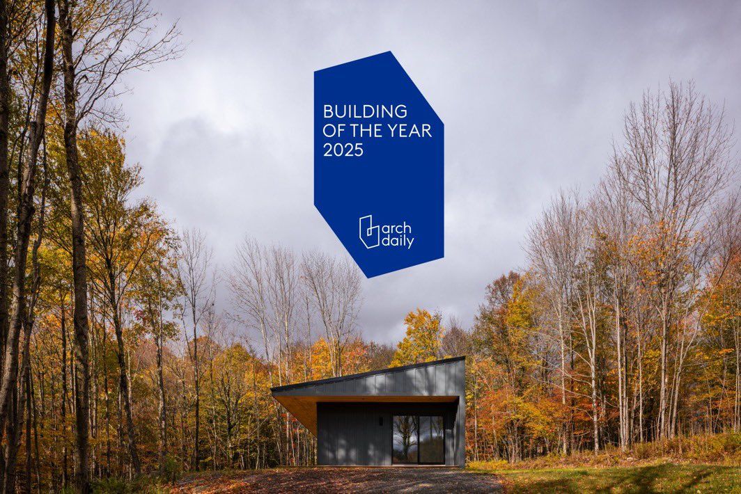 Livingston Manor House by <a href="/MThorpeDesign/">Marc Thorpe</a> has been nominated for <a href="/ArchDaily/">ArchDaily</a> Building of the Year 2025. 

boty.archdaily.com/us/2025/candid…