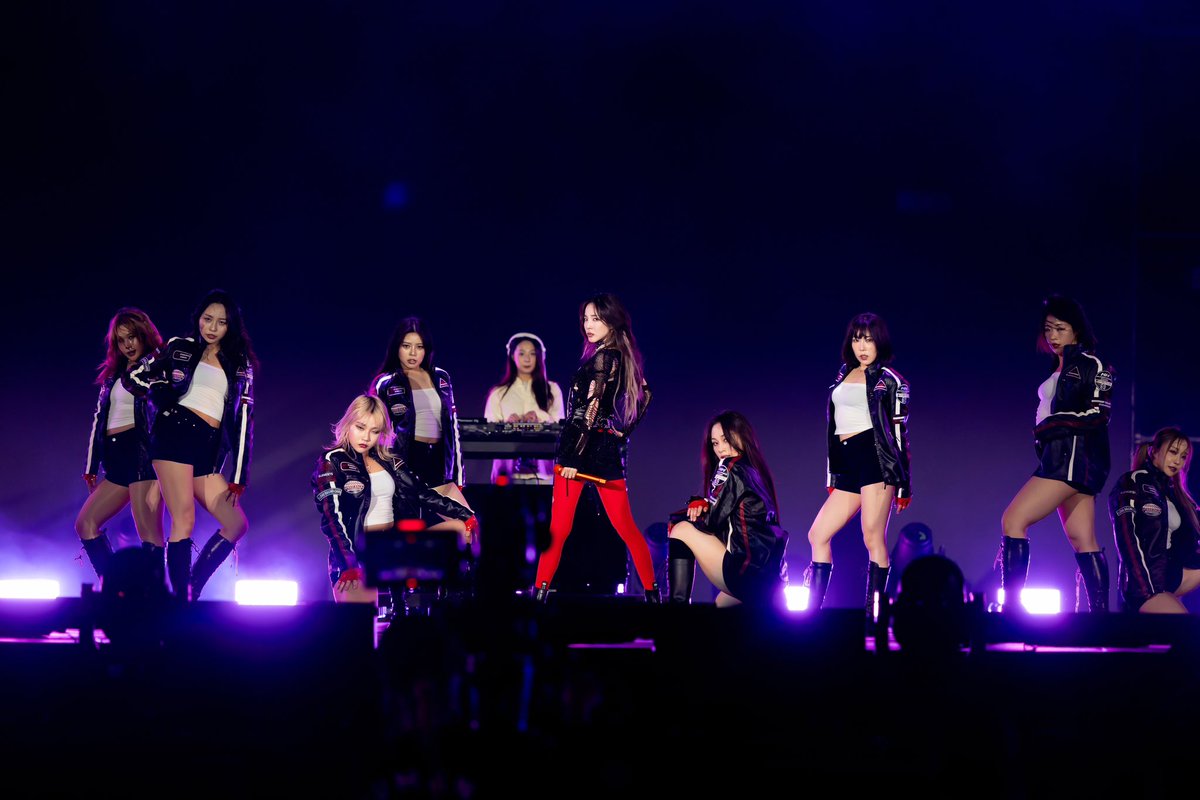 krungy21's tweet photo. 今年我是在台灣高雄過新年的，很特别因為也是我第一次去高雄。 非常感谢被邀請參加2025高雄跨年晚會给了我一次驚喜的體驗。 希望很快能再有機會回到高雄再跟大家聚聚！ 請記得要再邀請我哦！ 祝大家春節快樂身體健康萬事如意！🧧🫶 🧡 
#NewYearsCountdownParty #KaoHsiung city 🎉🙏🏻 #2025 https://t.co/pdQacbHZaN