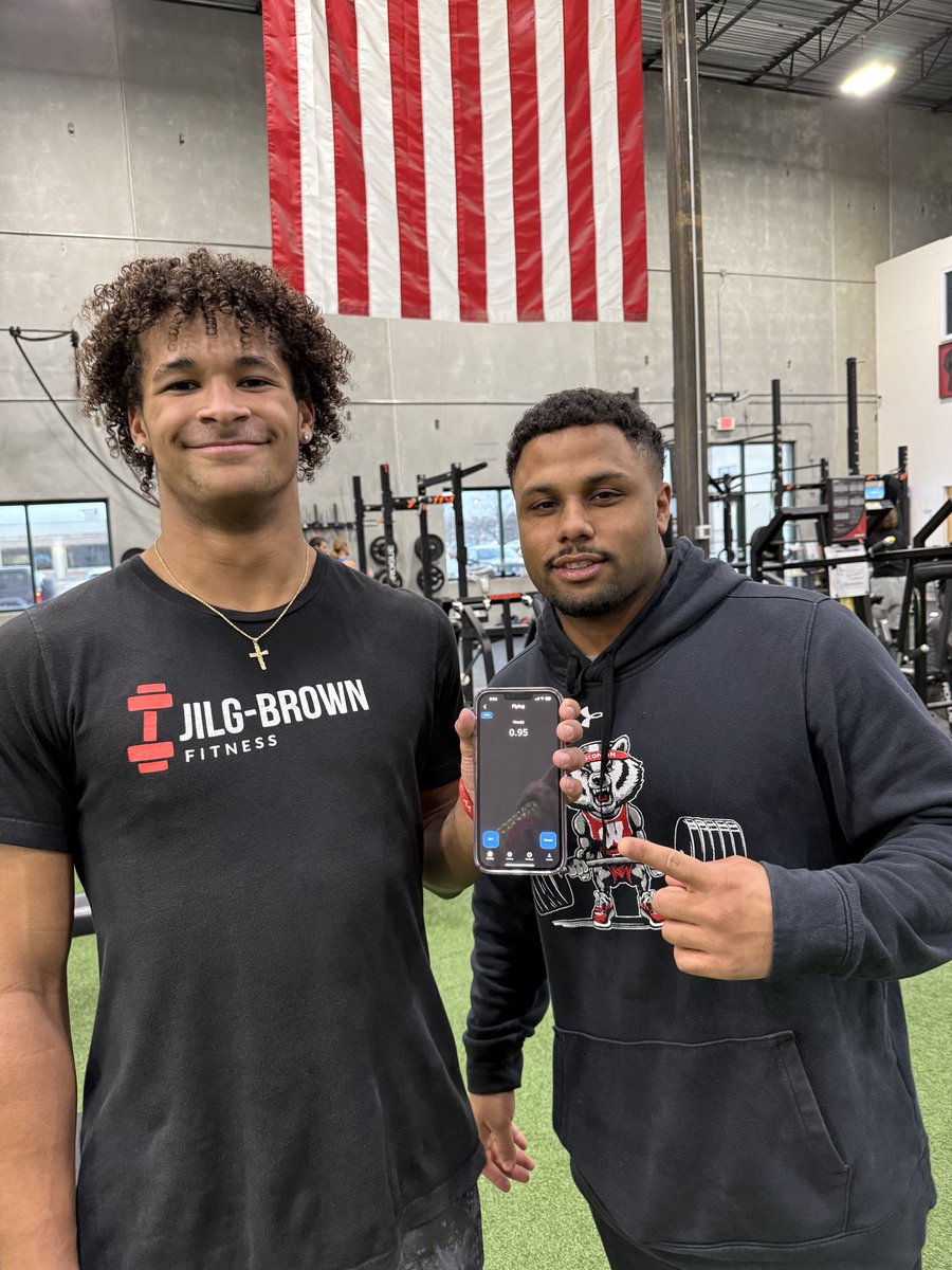 EvanRobinson_1's tweet photo. Let’s keep working!! @Kratos_LNK @coach_kratospf @d6illy @LSWHawkFB https://t.co/R3GJ5KCFWF