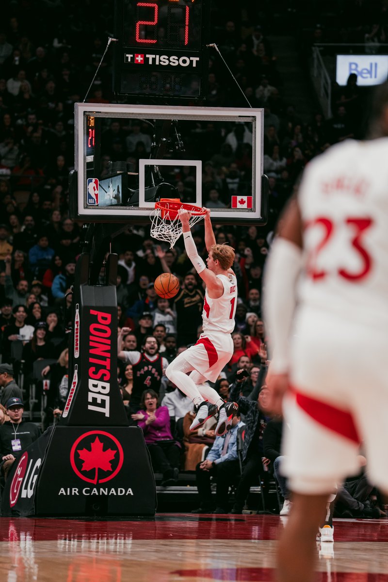 Raptors's tweet image. BLOCK ➡️ SLAM🤯