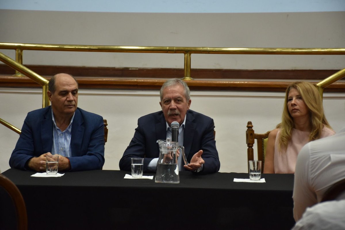 GobiernoSDE's tweet photo. Se trata del primer encuentro de de integración entre los sectores #tecnológicos y #productivos de Santiago del Estero, un espacio de diálogo y colaboración que tiene como objetivo avanzar en la transformación de los procesos de desarrollo y fortalecer el crecimiento local. https://t.co/UTzjBXihnJ