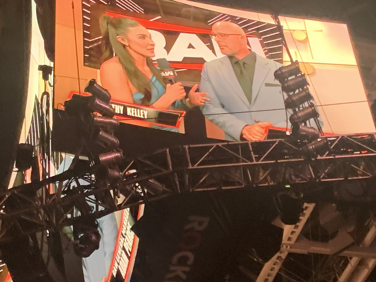PicalousC's tweet photo. I want to hug Cathy so bad, she looked so good yesterday! I was in her presence! @catherinekelley https://t.co/sAvJ86ieAW